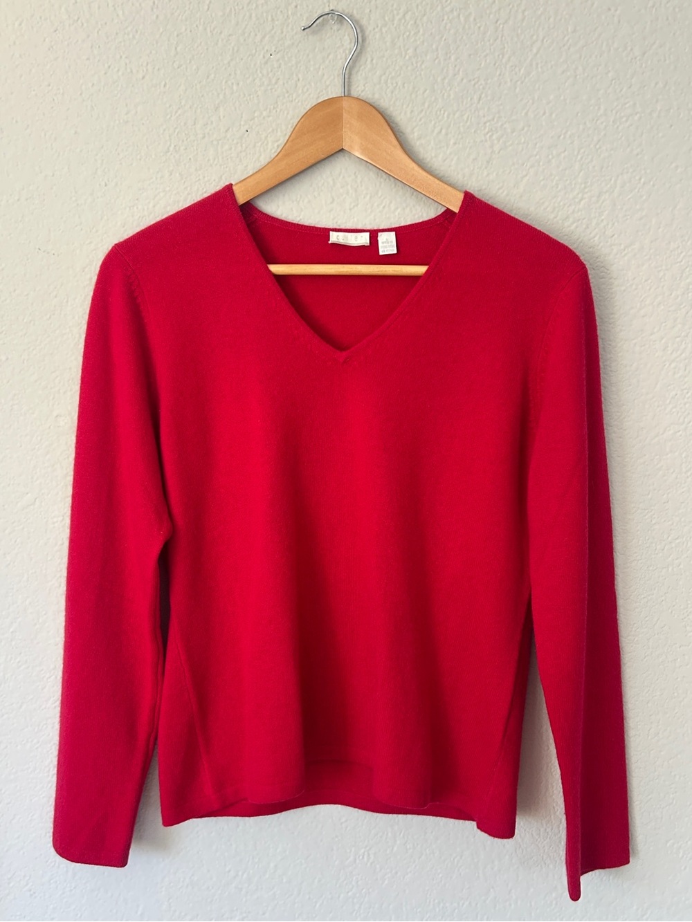 Cullen 100% Cashmere Red V-Neck Pullover Sweater, Size L, Excellent Condition